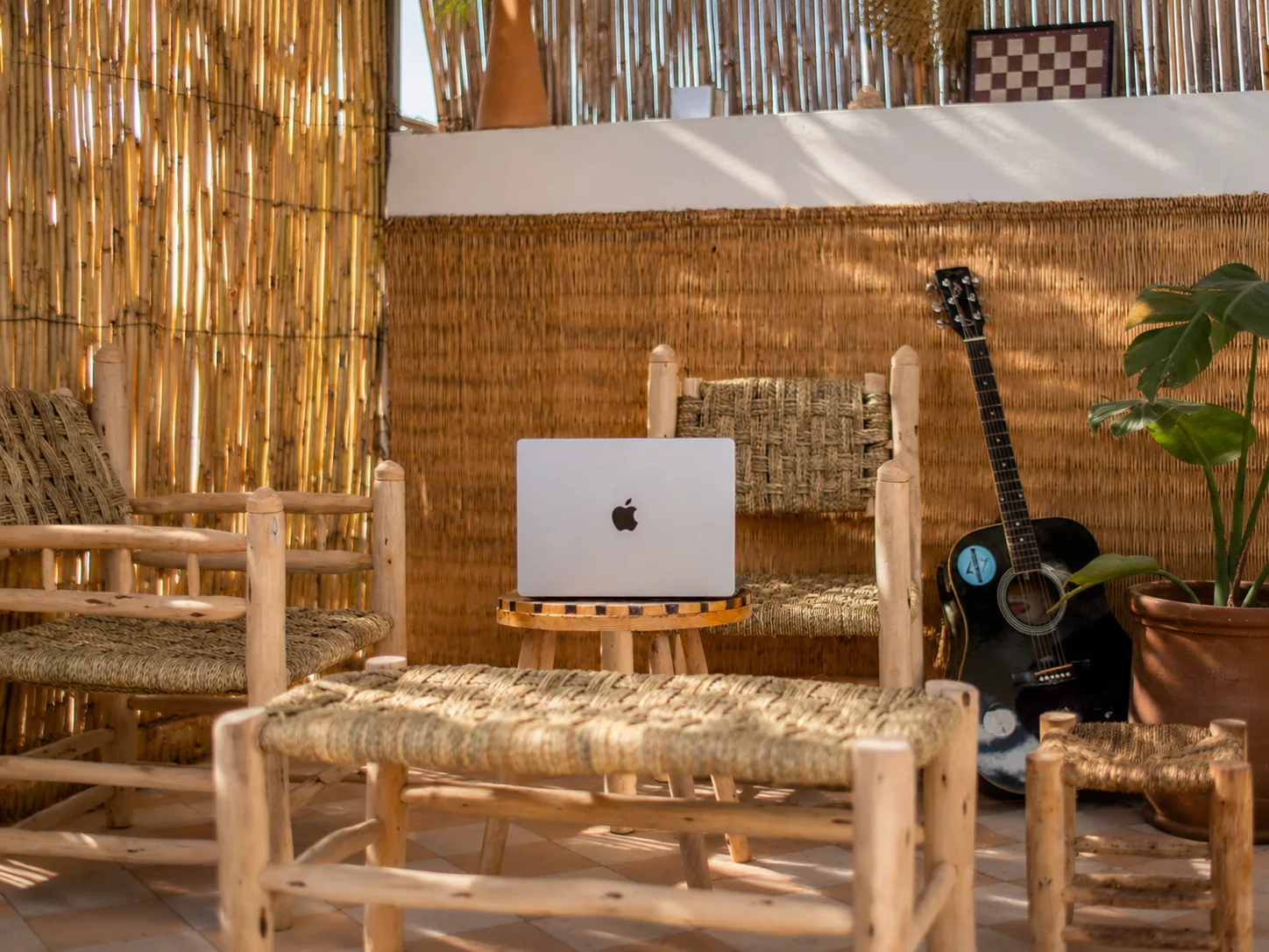 Surf Camp Coworking Bamboo Lounge Guitar — House